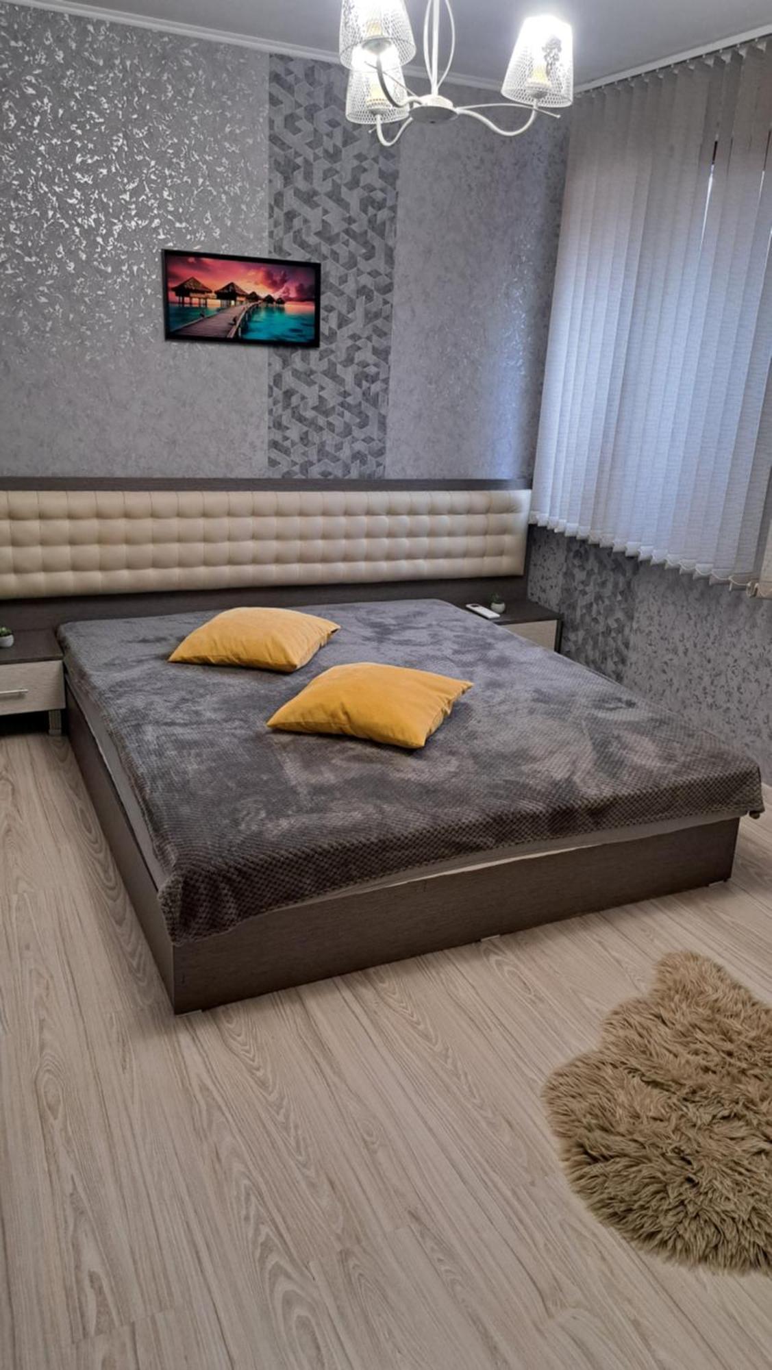 Къща Под Наем-Нощувки Tâgovişte Exterior foto
