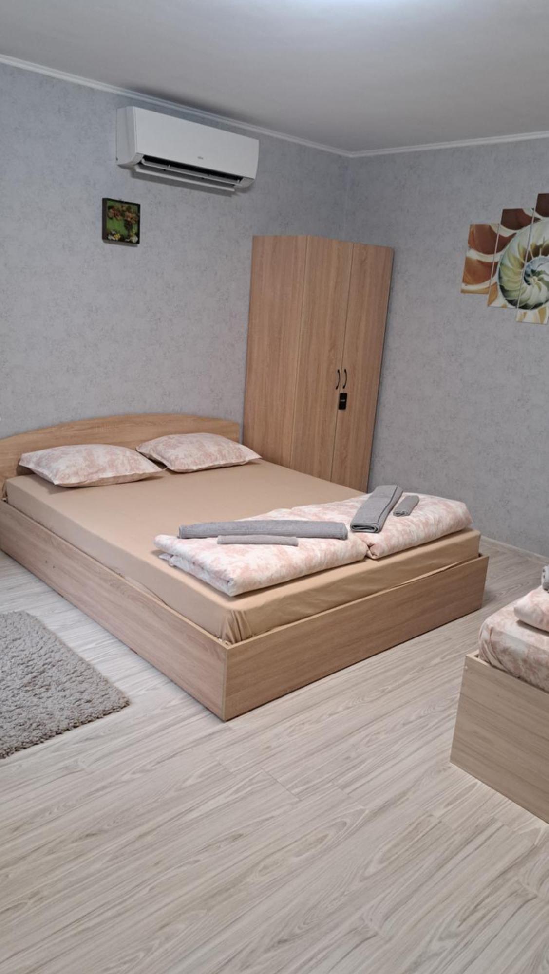 Къща Под Наем-Нощувки Tâgovişte Exterior foto
